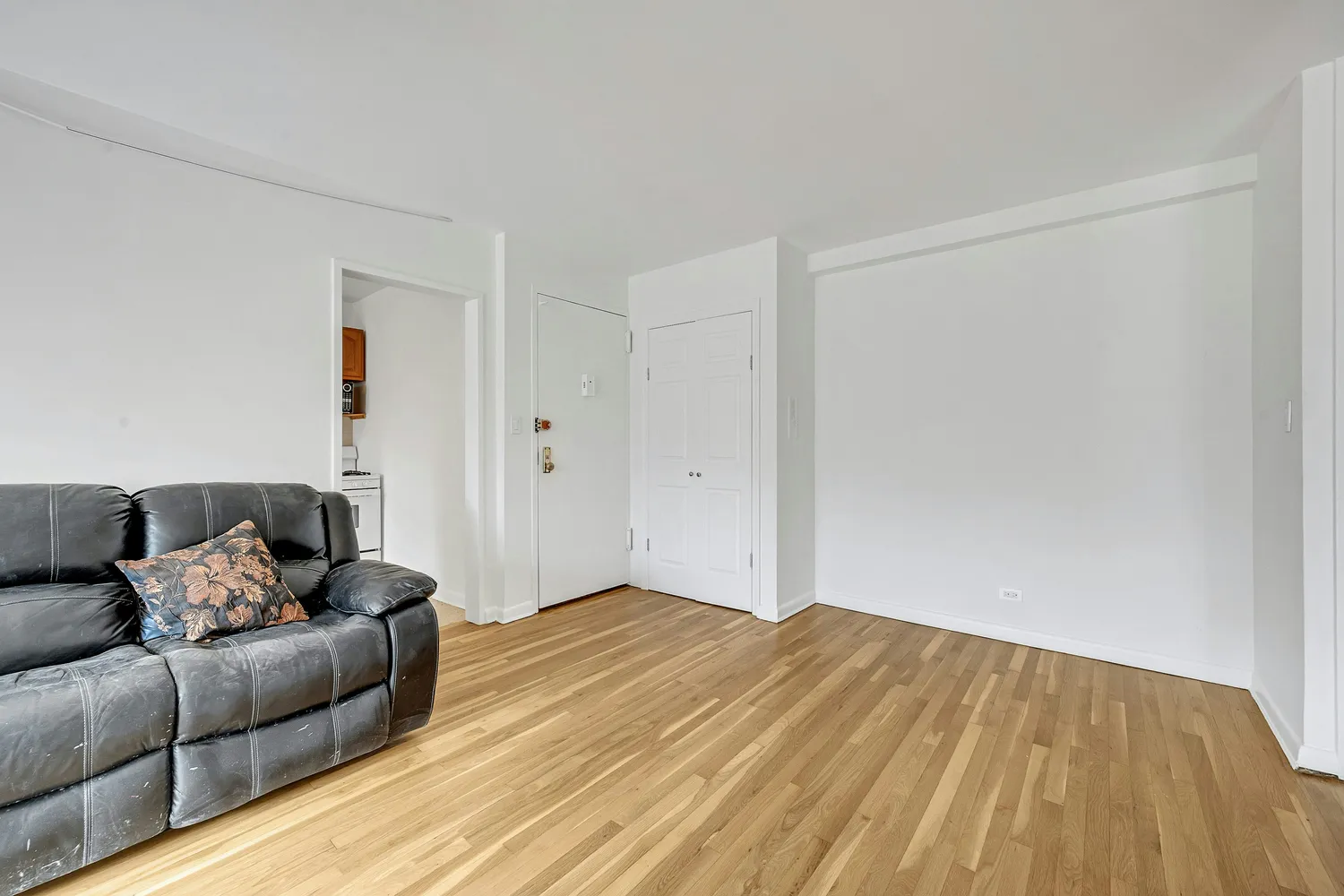 $185,000 | 5730 Mosholu Avenue, Unit 5F | North Riverdale