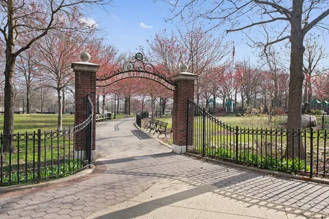 $282,000 | 180 Van Cortlandt Park South, Unit 3B | Kingsbridge