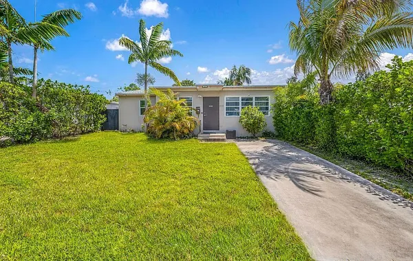 $470,000 | 2326 Harding Street, Hollywood, FL 33020