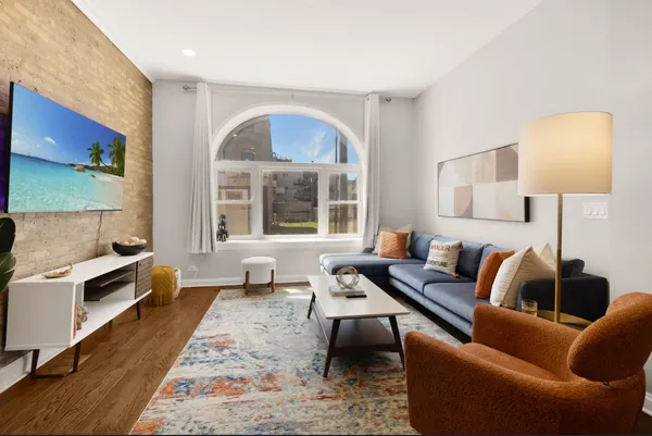 $5,000 | 1727 North Clybourn Avenue, Unit 1, Chicago, IL 60614