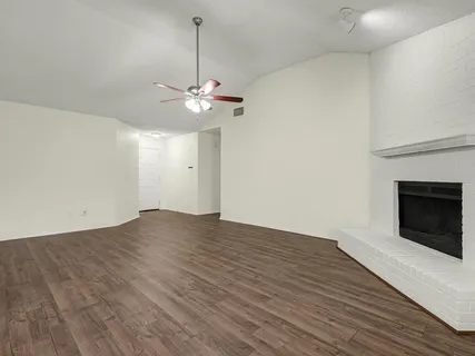 $279,000 | 825 Bristol Avenue, Saginaw, TX 76179