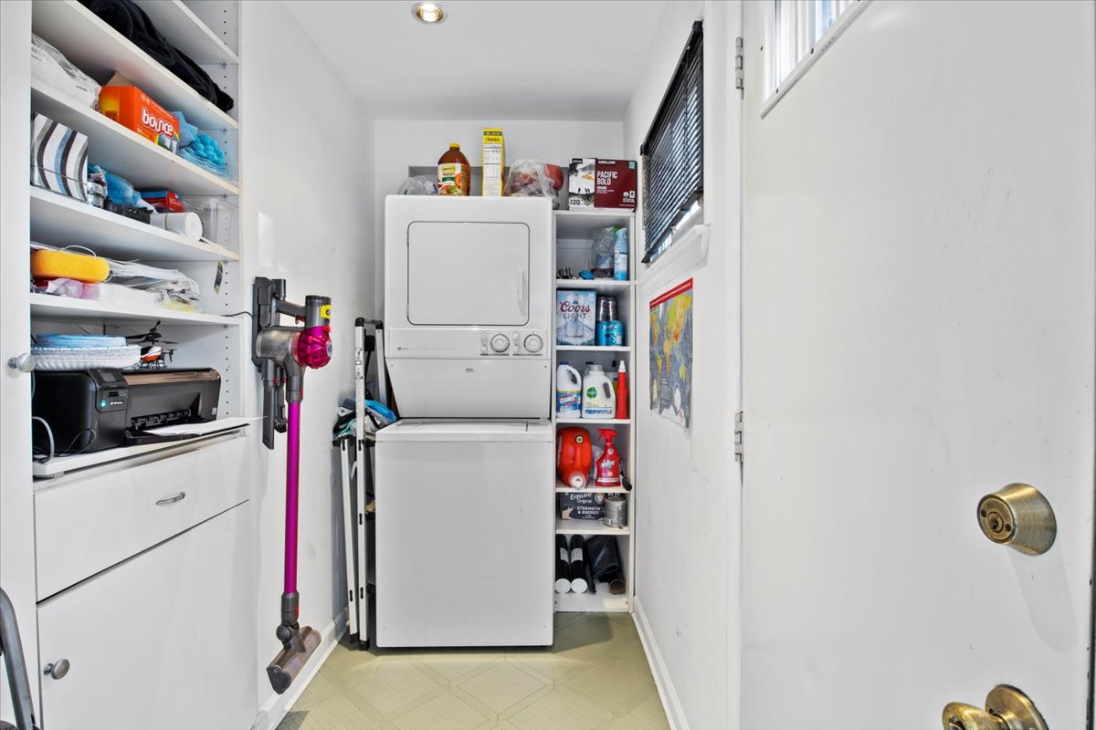 36 Shore Rd Lane Brooklyn, NY 11209 - Photo 14 of 34