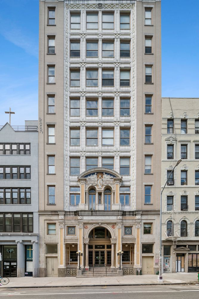 175 East Broadway, Unit 8A Manhattan, NY 10002 - Photo 10 of 11 a front view of a building