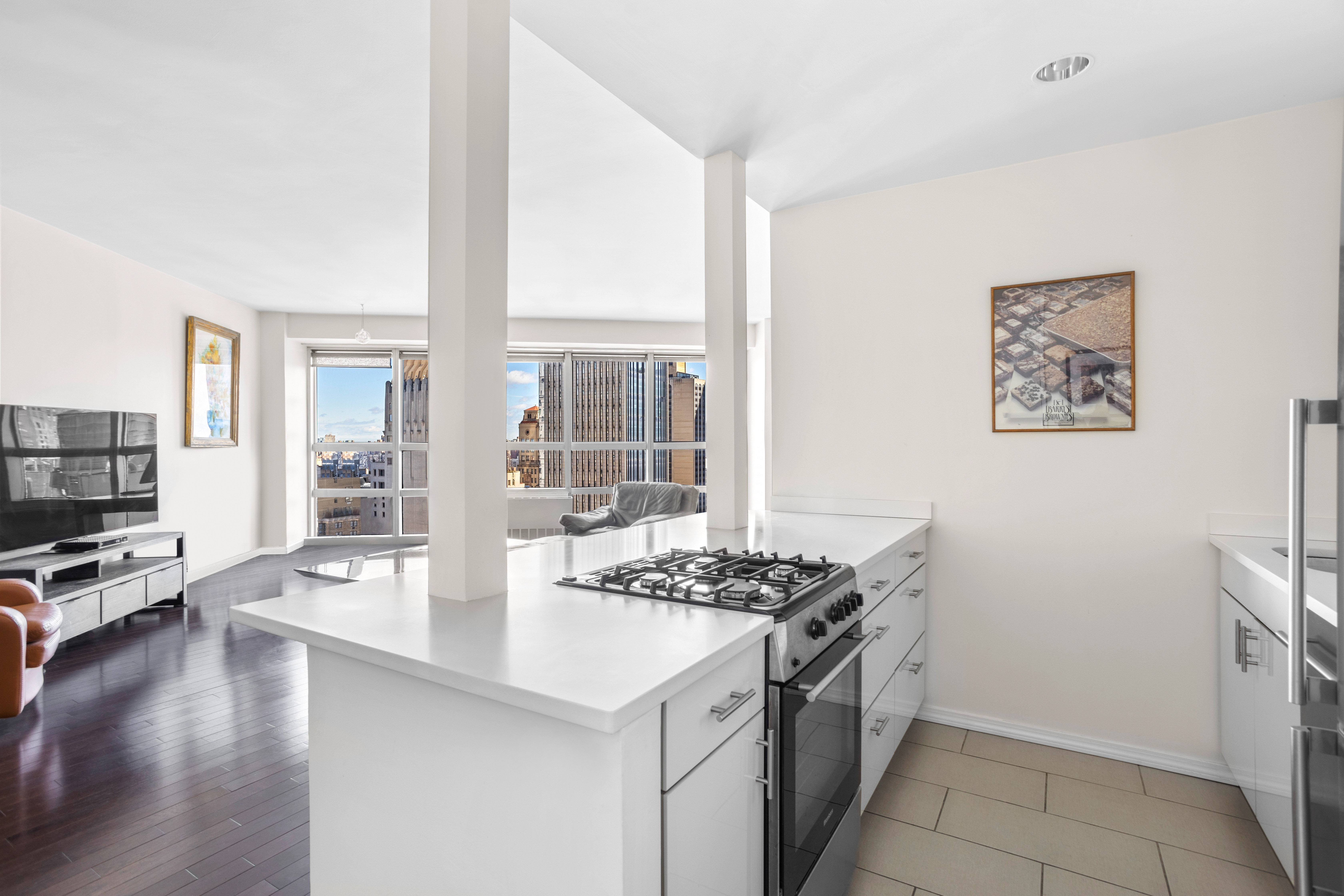146 West 57th Street, Unit 40C Manhattan, NY 10019 - Photo 5 of 9