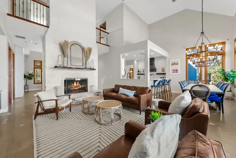 $1,375,000 | 10512 Lake Park Drive, Dripping Springs, TX 78620