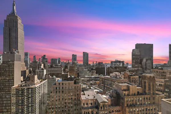 $765,000 | 100 West 39th Street, Unit 38I | Midtown South