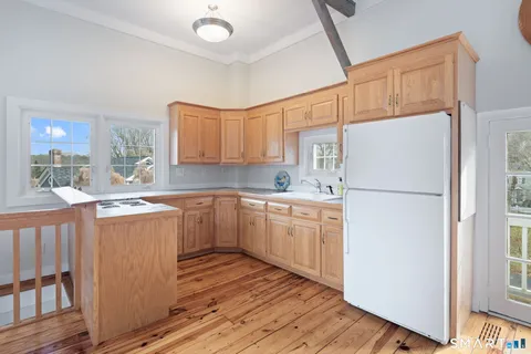 $2,698,000 | 135 Comstock Hill Road, New Canaan, CT 06840