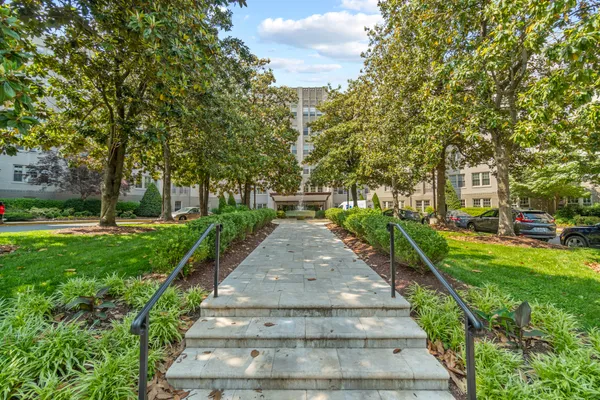 $575,000 | 2737 Devonshire Place Northwest, Unit 26, Washington, DC 20008