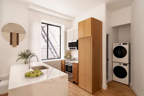 $4,995 | 310 West 80th Street, Unit 3C | Upper West Side