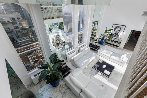 $25,000 | 111 East 56th Street, Unit 2100 | Midtown East