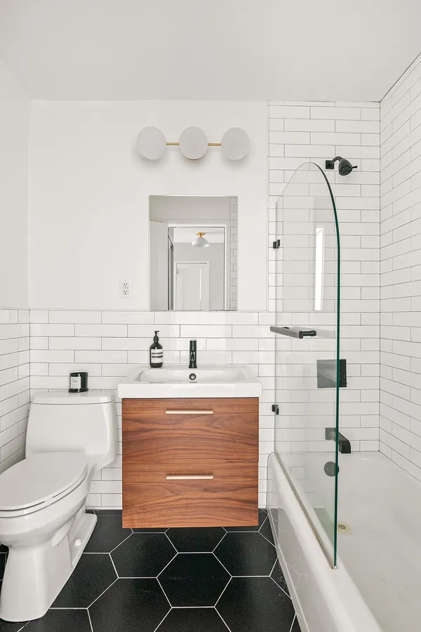 $610,000 | 333 East 79th Street, Unit 1R | Upper East Side
