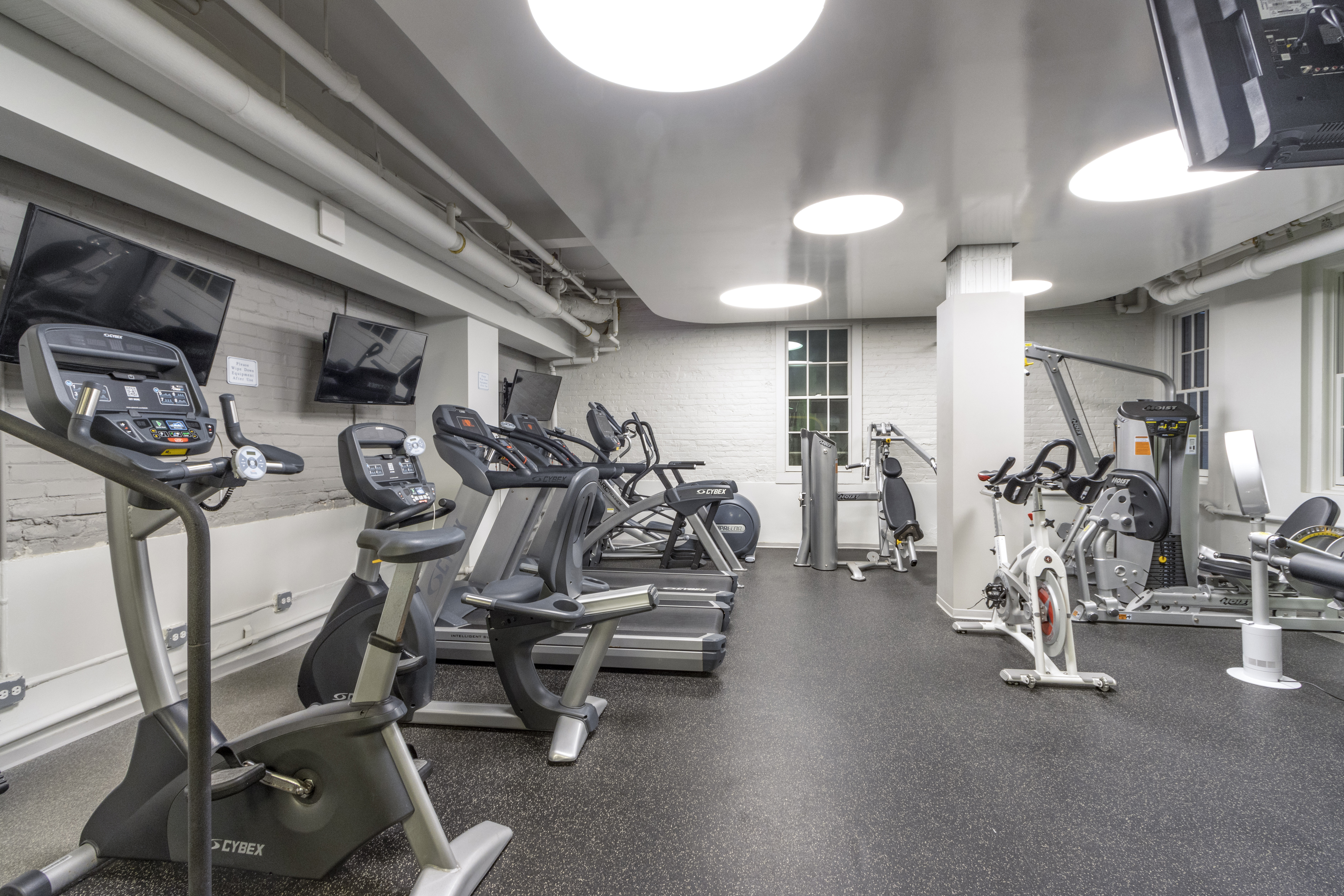 164 East 72nd Street, Unit 3B Manhattan, NY 10021 - Photo 9 of 11 a view of a room with gym equipment