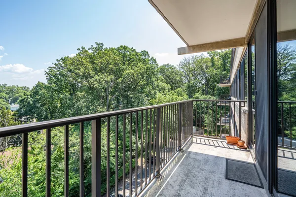 $209,990 | 600 Roosevelt Boulevard, Unit 510, Falls Church, VA 22044