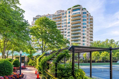 $5,200,000 | 5630 Wisconsin Avenue, Unit 805, Chevy Chase, MD 20815