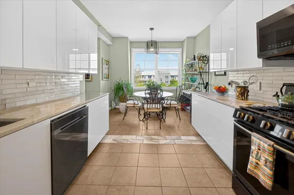 $625,000 | 15 Freedom Way, Unit 409, Jersey City, NJ 07305