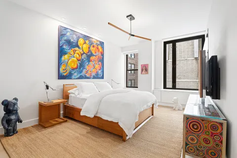 $2,975,000 | 233 West 26th Street, Unit 7E | Chelsea