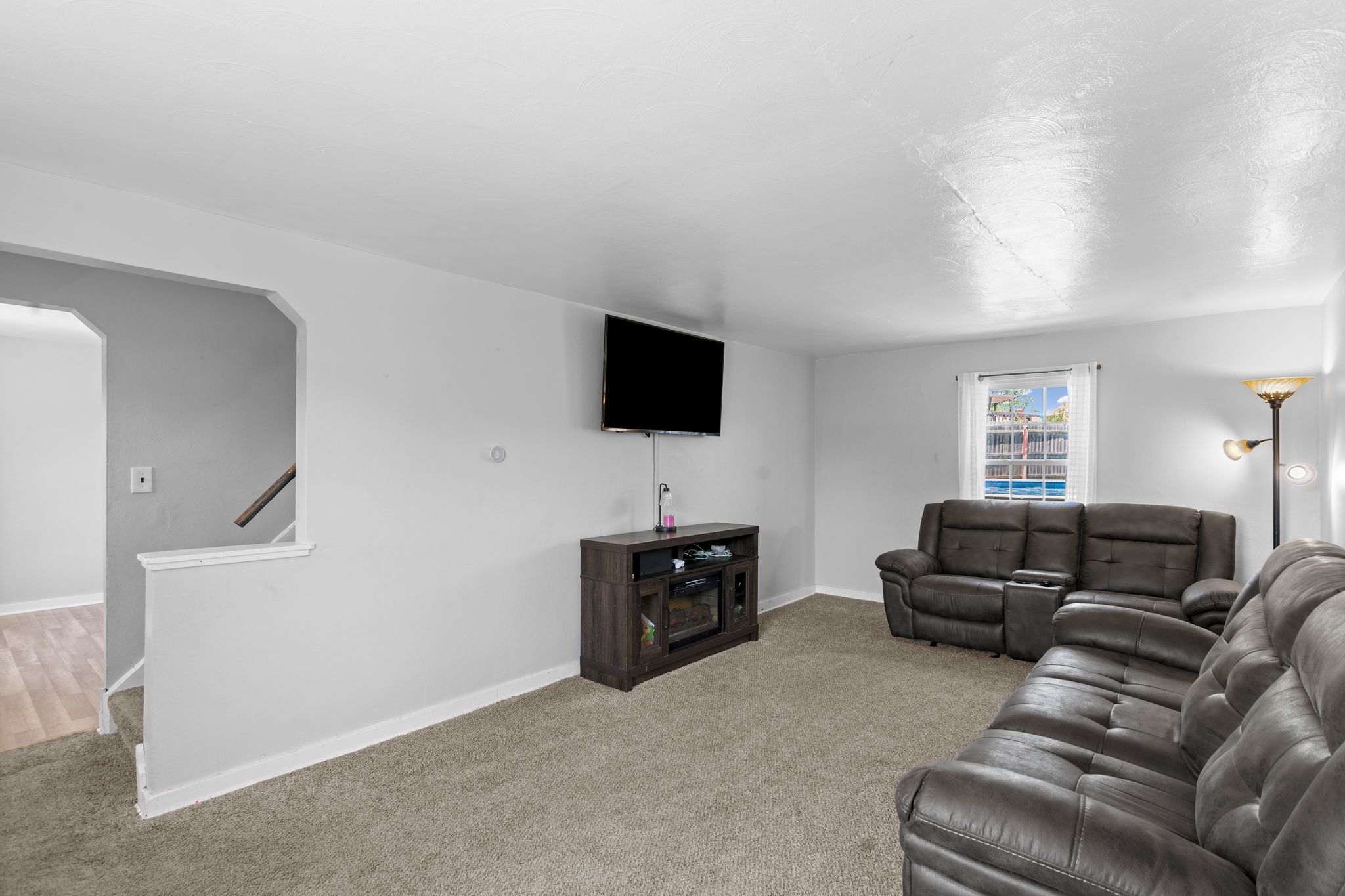 40 Tanager Drive McKees Rocks, PA 15136 - Photo 3 of 29