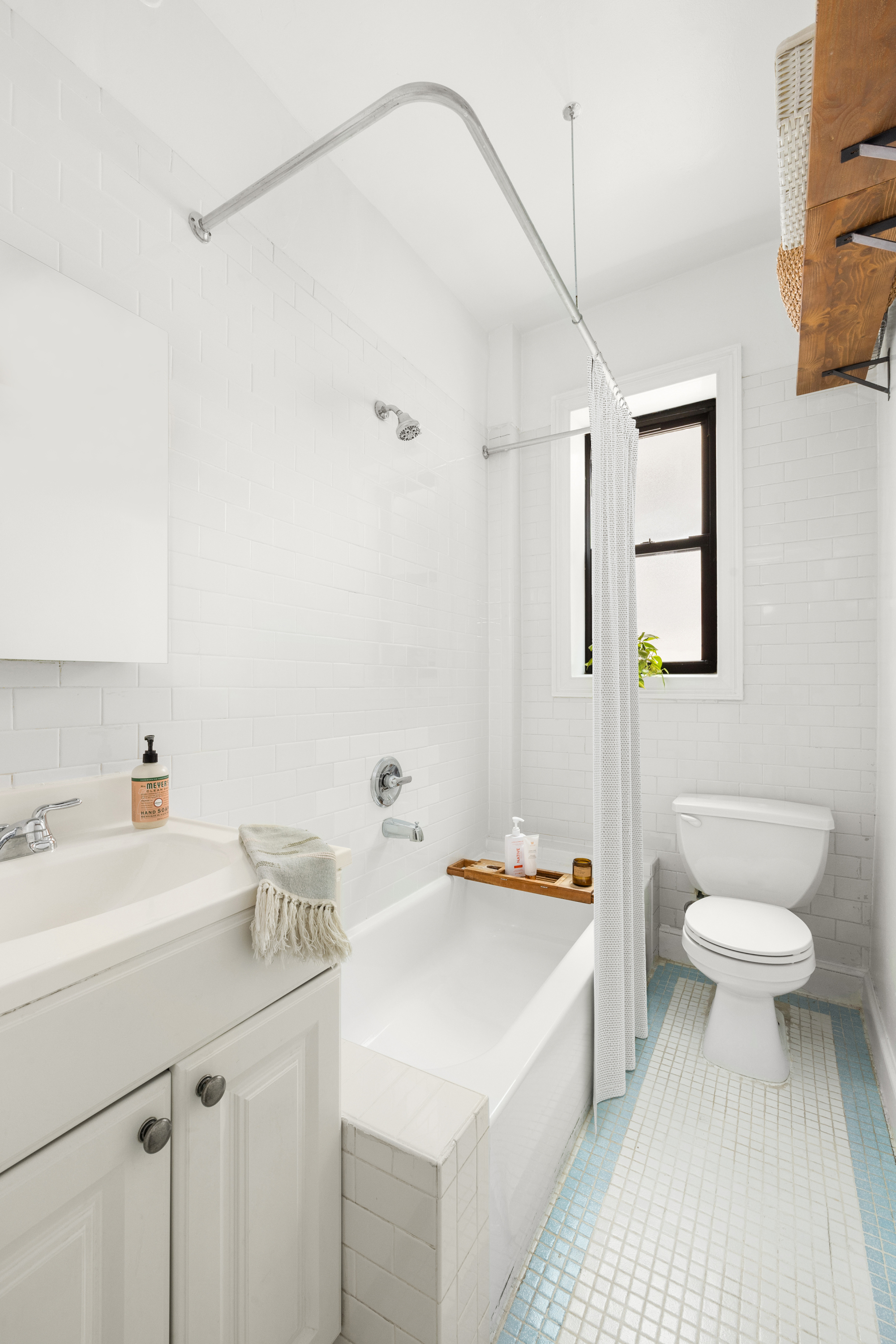 250 Seeley Street, Unit 4 Brooklyn, NY 11218 - Photo 7 of 8