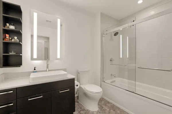 $1,095,000 | 70 N Street Southeast, Unit N601, Washington, DC 20003