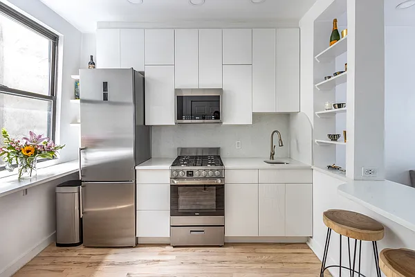 13 Downing Street, Unit 9 Manhattan, NY 10014 - Photo 3 of 8