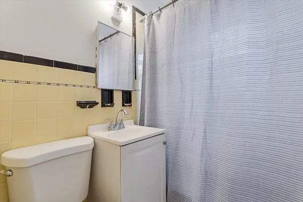 $450,000 | 140 Palsa Avenue, Elmwood Park, NJ 07407