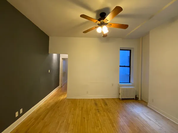 $3,500 | 350 West 56th Street, Unit 3C | Hell's Kitchen