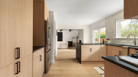 $749,000 | 3101 Val Drive, Austin, TX 78723