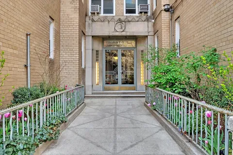 $649,900 | 30 Bogardus Place, Unit 2C | Washington Heights