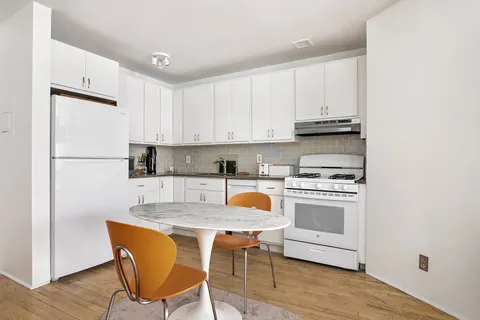 $1,085,000 | 167 Perry Street, Unit 5K | West Village