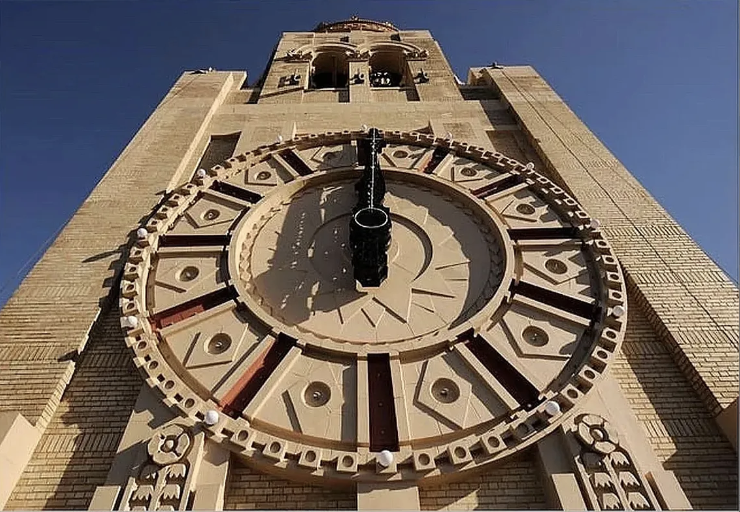 1 Hanson Place, Unit 25C Brooklyn, NY 11243 - Photo 17 of 18 a close up of a fireplace