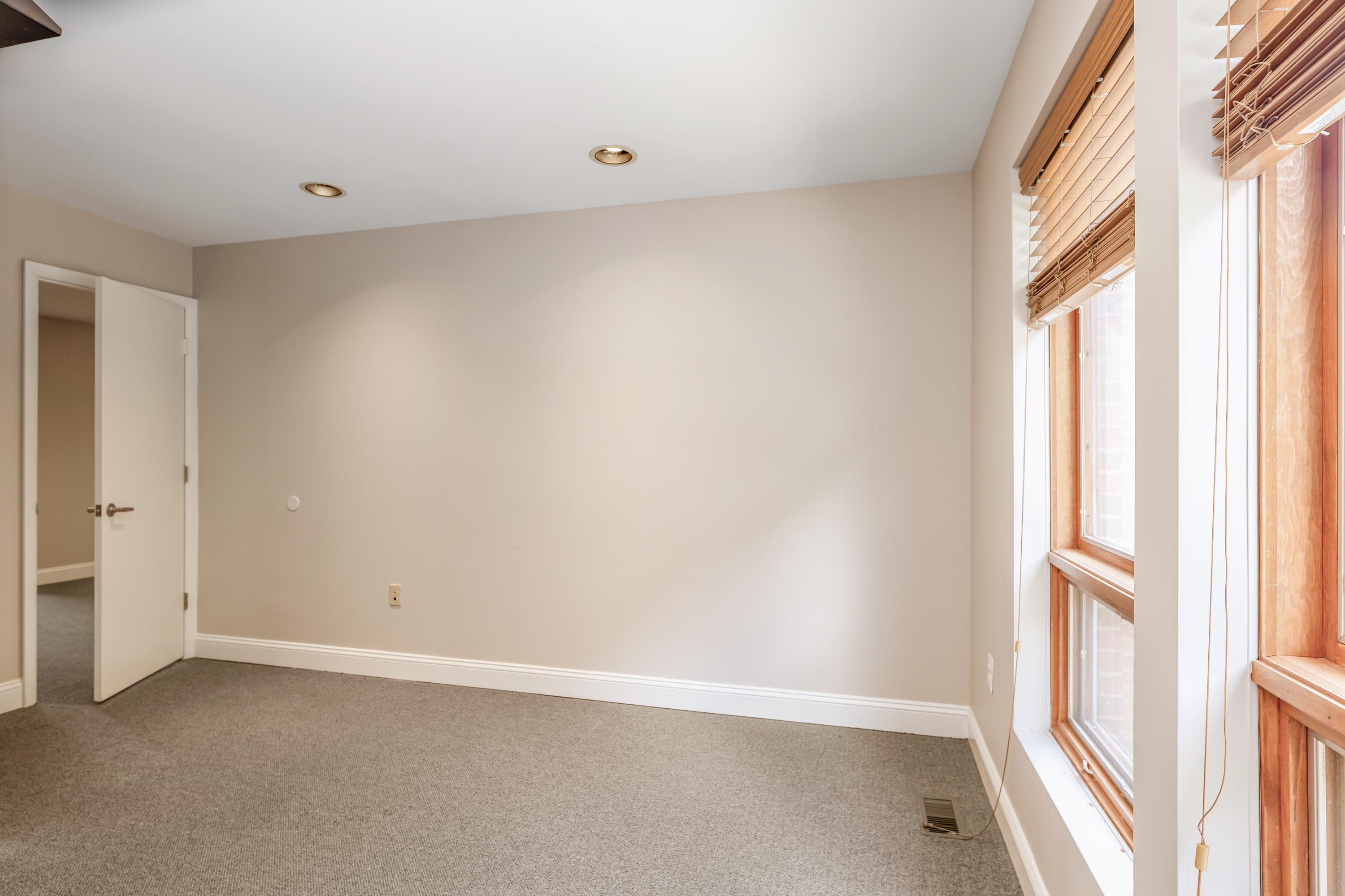 5885 Allentown Road Suitland, MD 20746 - Photo 14 of 23 an empty room with windows