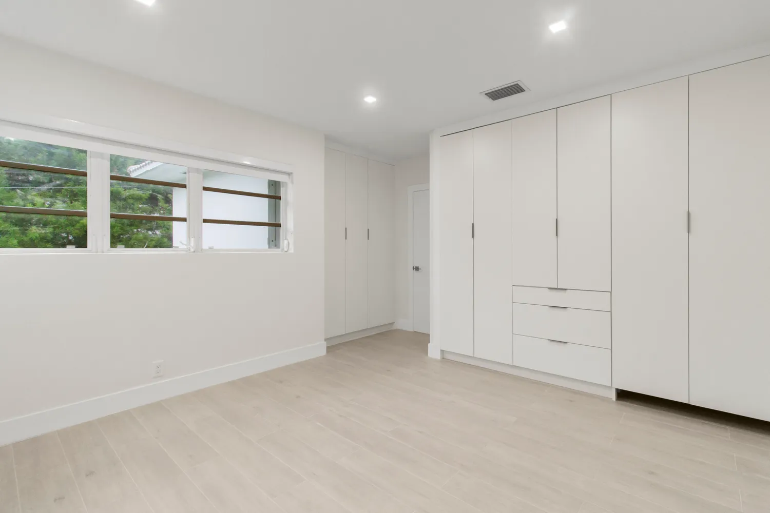 $13,900 | 1261 98th Street, Bay Harbor Islands, FL 33154