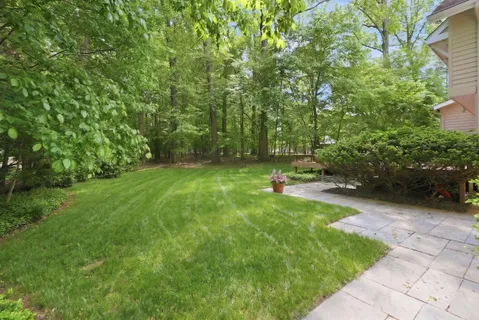 Contact Agent | 11815 Beekman Place, Rockville, MD 20854