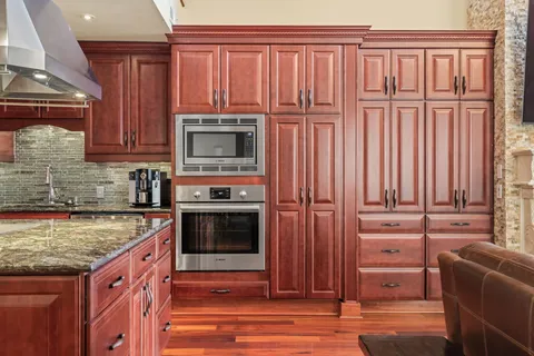 $1,400,000 | 802-10 Locust Street, Unit 201, Philadelphia, PA 19107