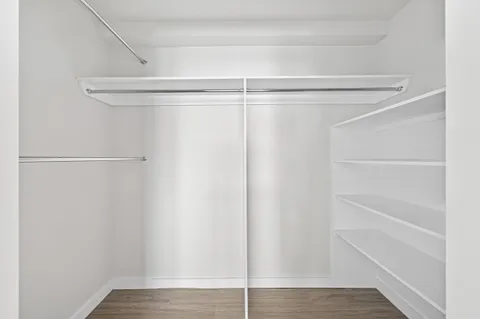 $899,000 | 166 East 61st Street, Unit 18E | Lenox Hill