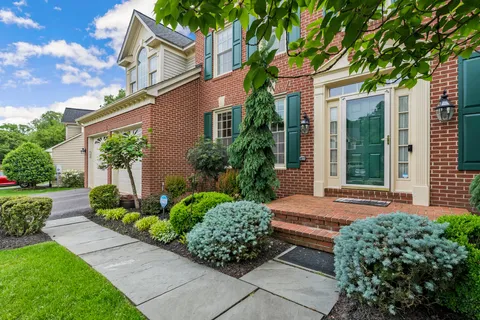 $1,545,000 | 4 Yellow Plum Court, Rockville, MD 20850