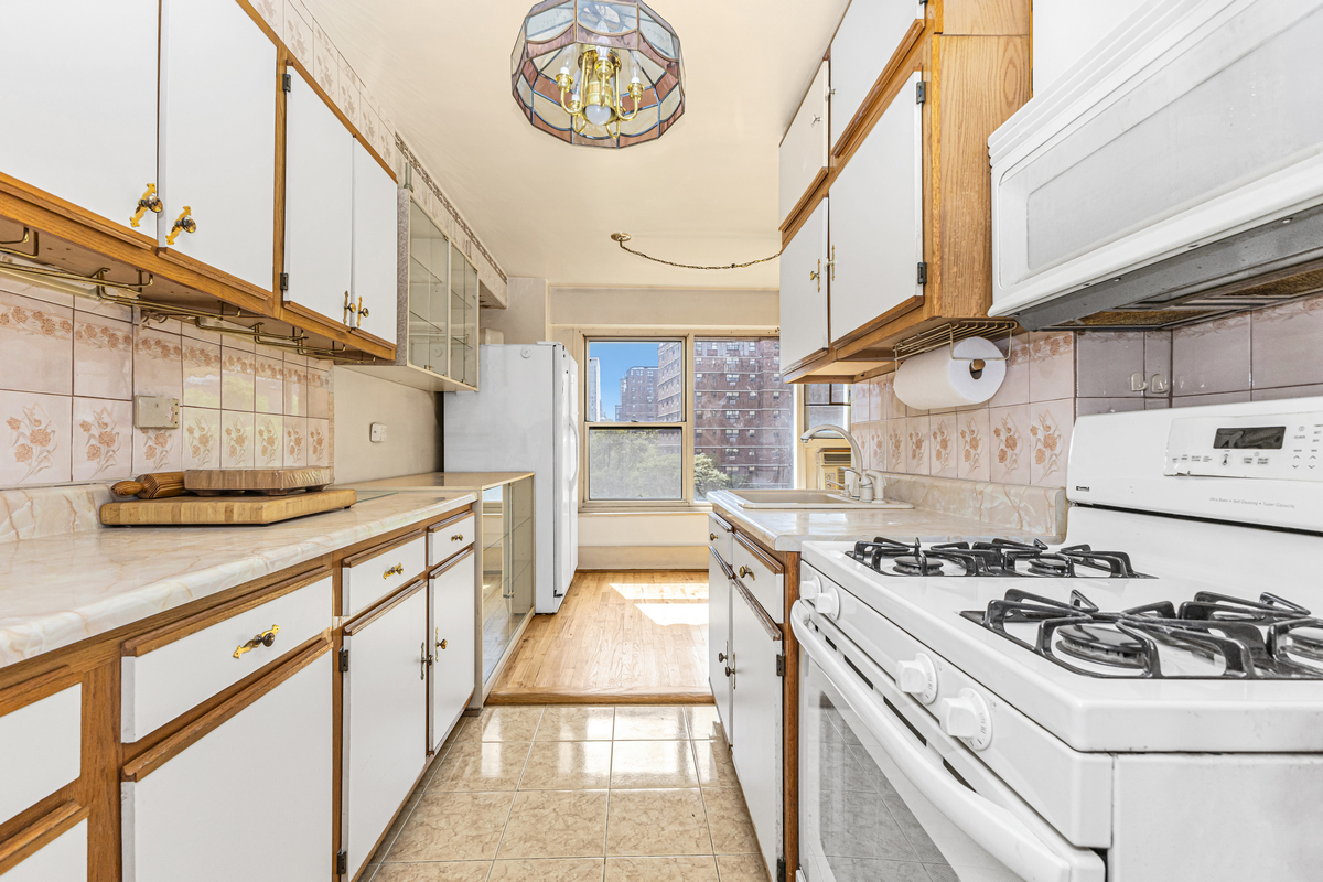 135 Ashland Place, Unit 8B Brooklyn, NY 11201 - Photo 6 of 16