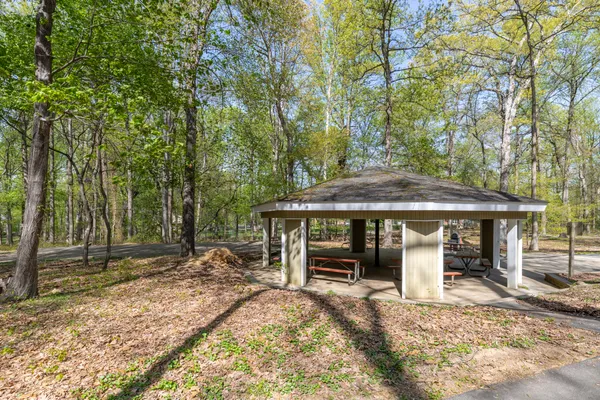 $1,100,000 | 8219 Stonewall Drive, Vienna, VA 22180