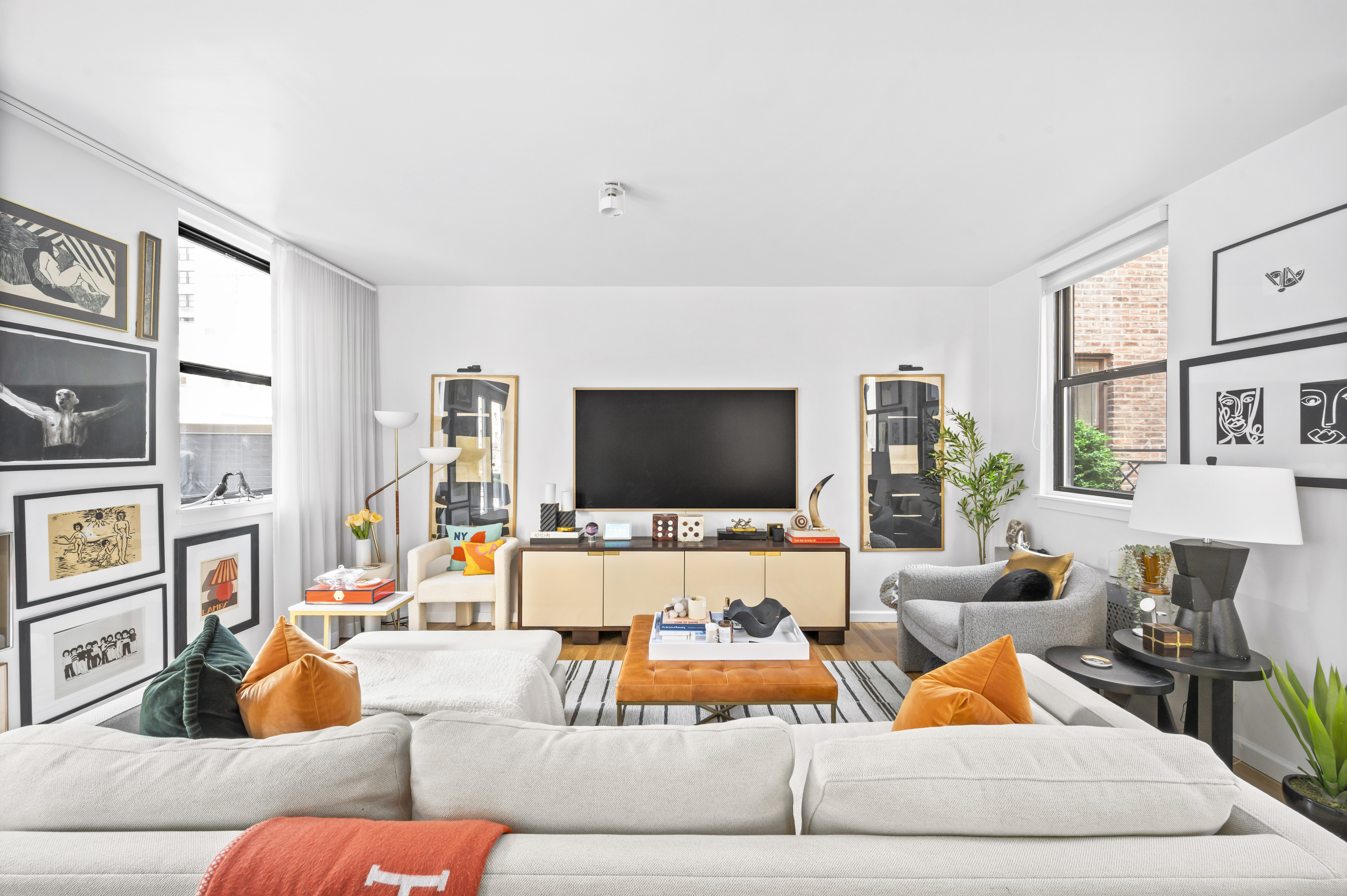 140 West 58th Street, Unit PHA Manhattan, NY 10019 - Photo 2 of 13