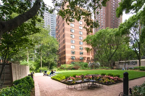 $1,100,000 | 200 East 94th Street, Unit 1412 | Upper East Side