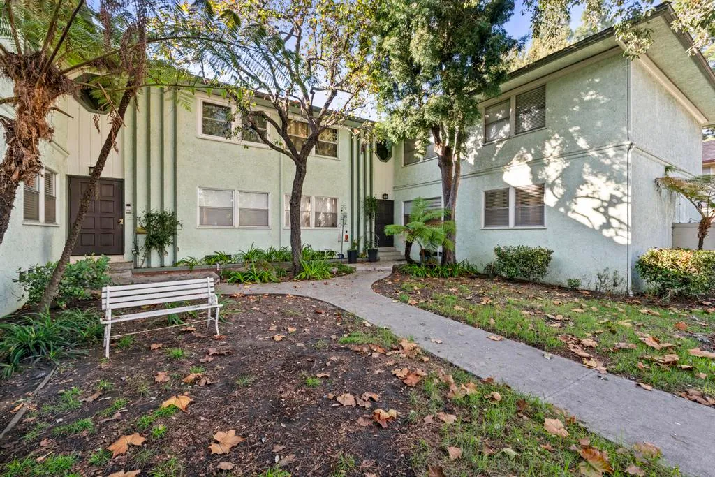$520,000 | 5825 Bowcroft Street, Unit 1, Los Angeles, CA 90016