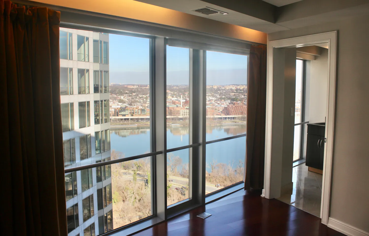 $975,000 | 1111 19th Street North, Unit 2705, Arlington, VA 22209