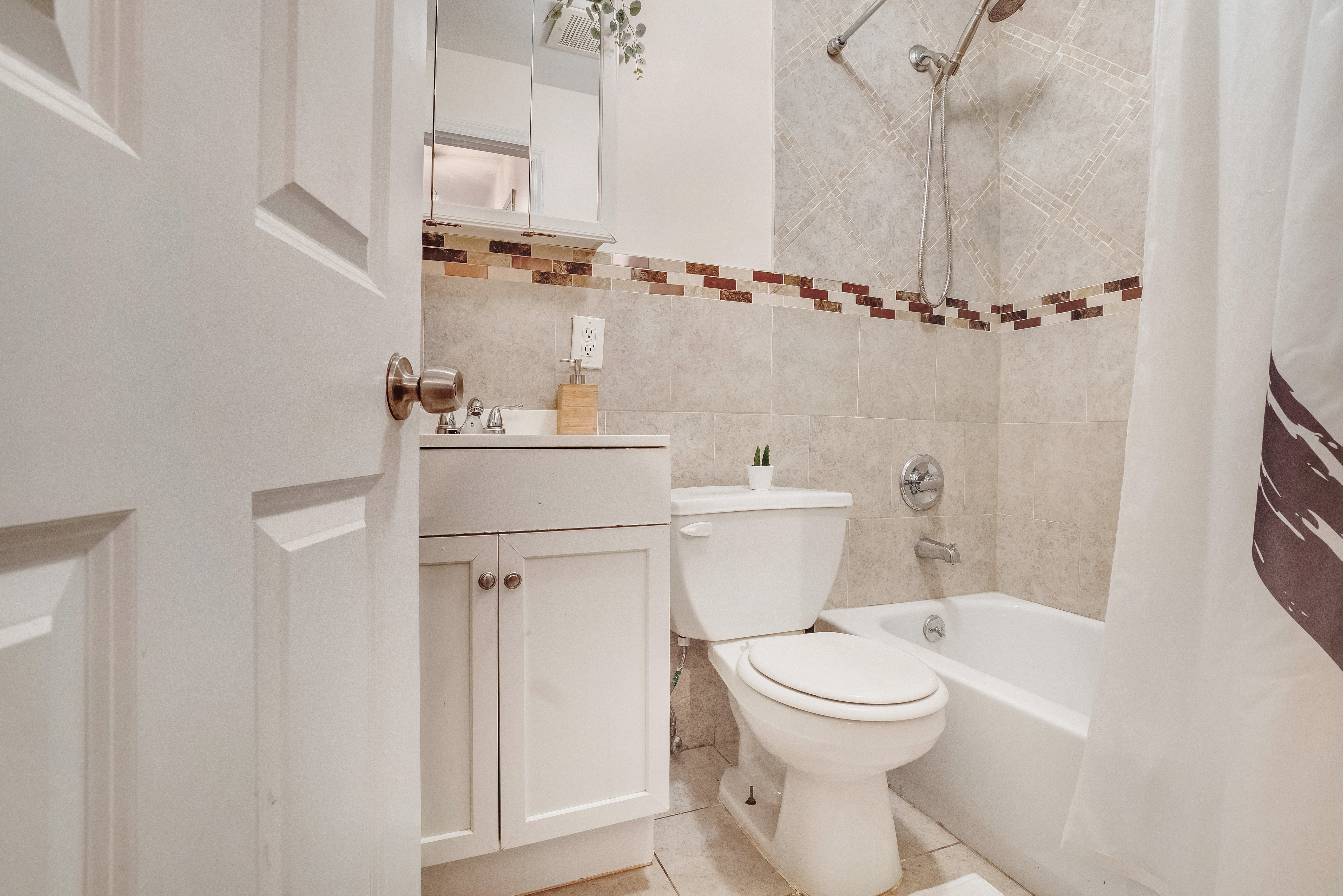 1570 Prospect Place, Unit 3 Brooklyn, NY 11233 - Photo 9 of 10