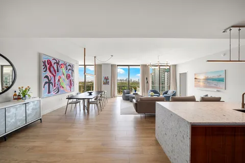 $4,250,000 | 2678 Tigertail Avenue, Unit 1702, Miami, FL 33133
