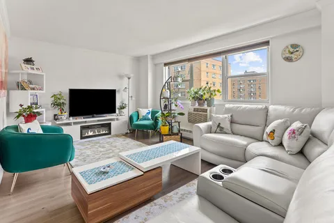 $649,000 | 122 Ashland Place, Unit 12D | Downtown Brooklyn