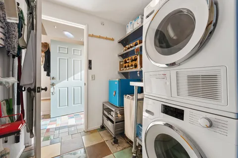 $1,095,000 | 555 Camino De Lane, Santa Barbara, CA 93111