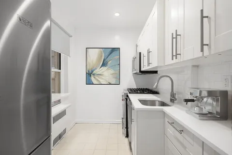 $620,000 | 161 East 91st Street, Unit 4G | Upper East Side