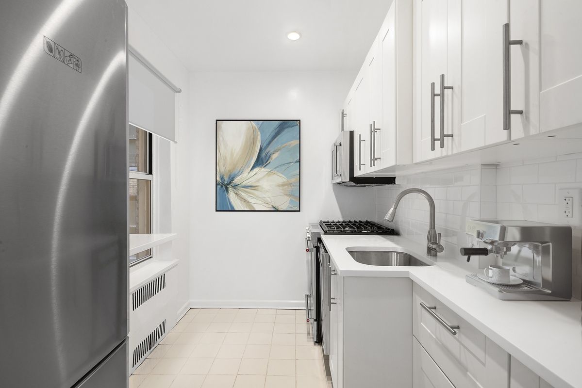 161 East 91st Street, Unit 4G Manhattan, NY 10128 - Photo 5 of 9