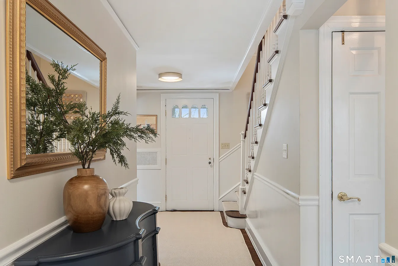 9 Point O Woods Road South Darien, CT 06820 - Photo 4 of 39