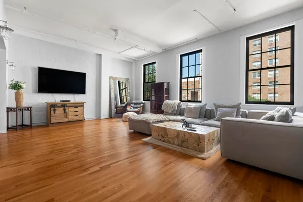 $15,750 | 363 Greenwich Street, Unit 3C | TriBeCa